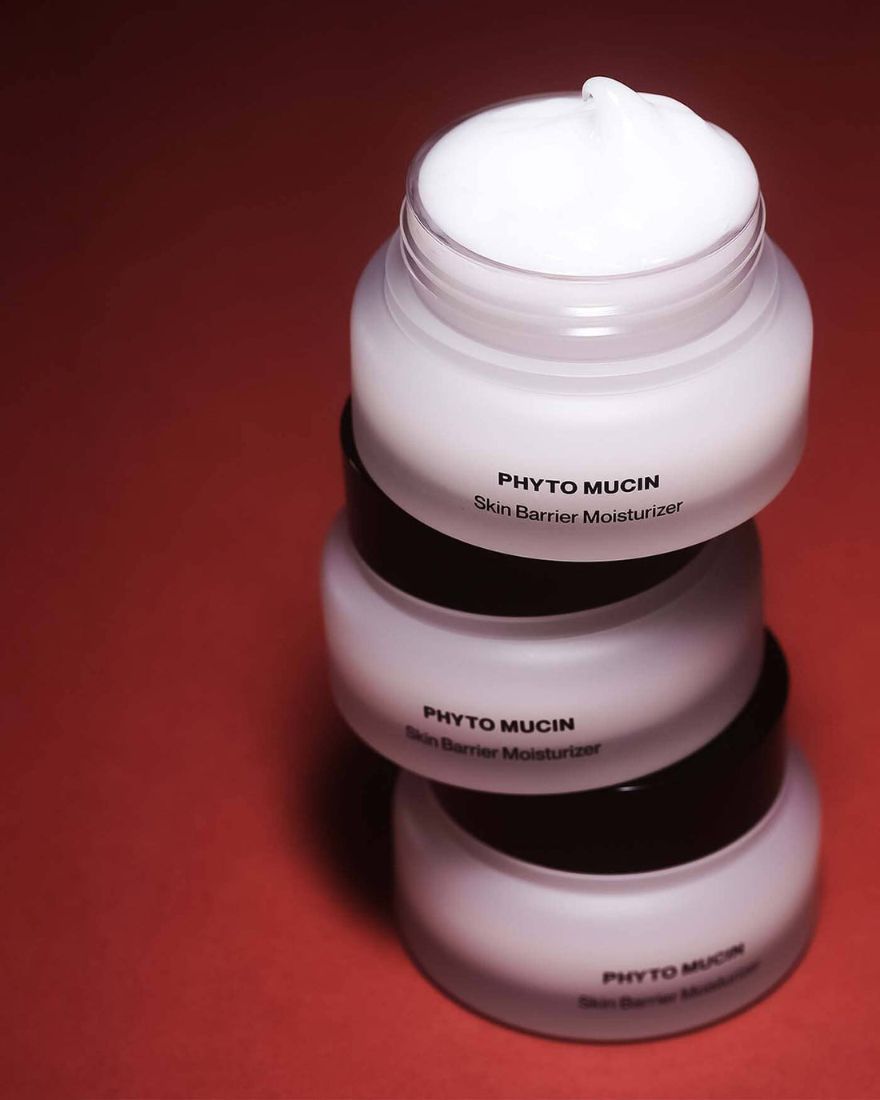 Knours Phyto Mucin moisturizer jars