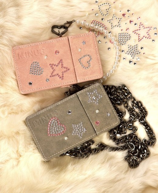Two sticker-customized JUST-IN CASEs with pearl and chain straps